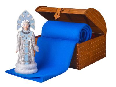 Подарочный набор: кукла фарфоровая, плед флисовый