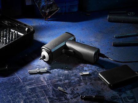 Отвертка аккумуляторная Propeller, черная