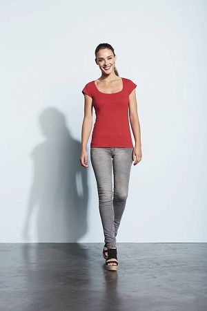 Футболка женская Melrose 150 с глубоким вырезом, красная, размер S