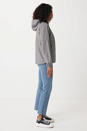 Ветровка Iqoniq Logan из переработанного полиэстера AWARE™, унисекс, 70 г/м²