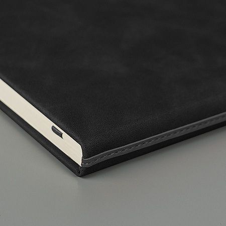 Ежедневник недатированный Muse,черный, формат А5, с декоративной серой полосой, блок в линейку