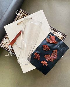 Подарочный набор «Пятница»: бокал, складной нож-мультитул, вяленое мясо