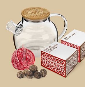 Подарочный набор "Мартовские узоры": чайник, свеча, чай