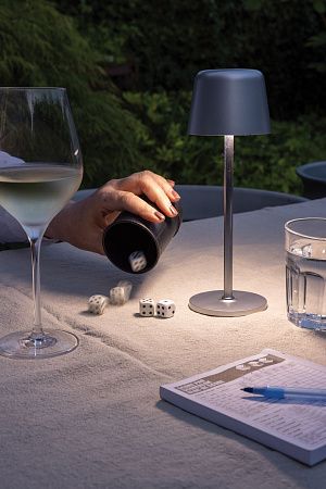 Настольная лампа Zenic из переработанного пластика RCS