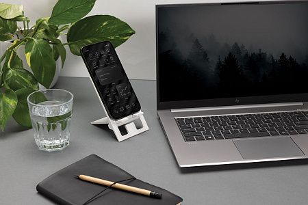 Складная подставка для телефона SnapStand из переработанного пластика RCS