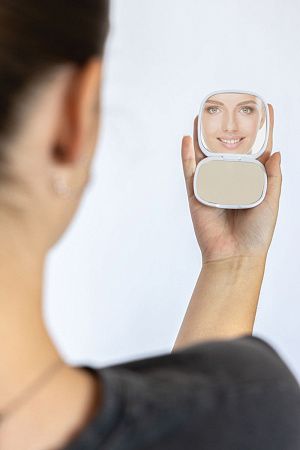 Зеркало для макияжа Reflecta из переработанного пластика RCS