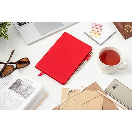 Ежедневник Flexy Asstra Petrus A5, красный, недатированный, в гибкой обложке