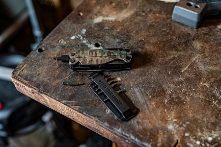 Мультитул Charge Plus, серебристо-черный