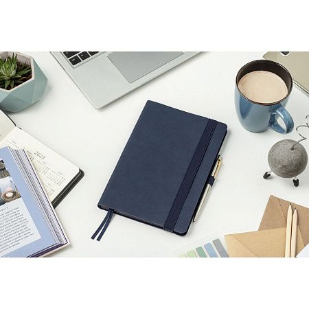 Ежедневник Flexy Line Linen А5, красный/красный, недатированный, в гибкой обложке, с резинкой и петлей для ручки