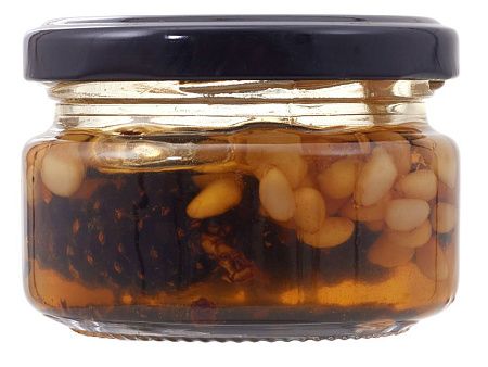 Мед с сосновыми шишками и кедровыми орехами
