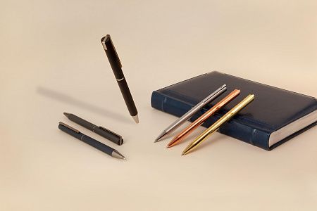 РУЧКА  "BERGAMO" ШАРИКОВАЯ АВТОМАТИЧЕСКАЯ, МЕТАЛЛИЧЕСКИЙ КОРПУС СЕРЕБРЯНЫЙ 0.7 ММ, СИНЯЯ