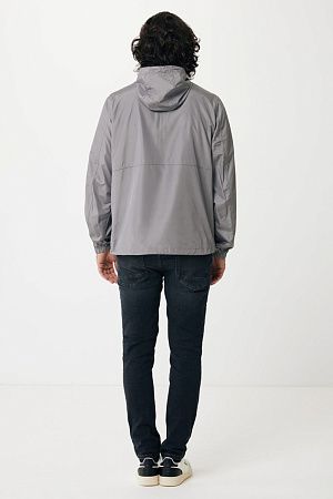 Ветровка Iqoniq Logan из переработанного полиэстера AWARE™, унисекс, 70 г/м²