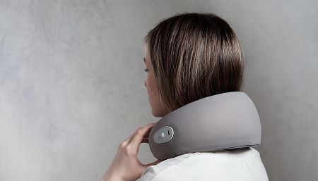 Подушка-массажер "Hug" с функцией обогрева