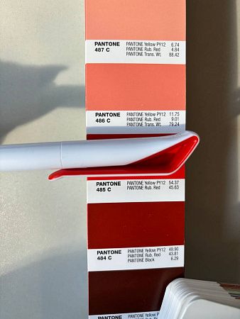 Ручка шариковая Pelican, пластиковая, белая/красная