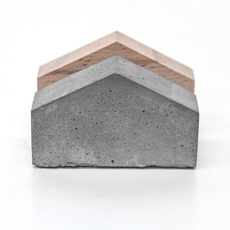 Бетонная визитница с деревяной подставкой