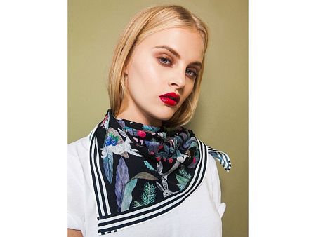 Платок «Зайцы»