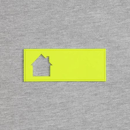 Лейбл из ПВХ с вырубкой «Дом», желтый неон