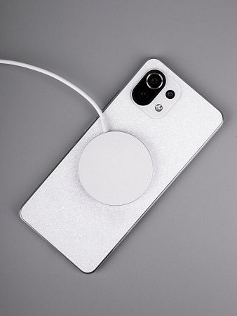 Беспроводное зарядное устройство с магнитами Magmate, серебристое
