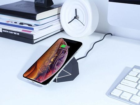 Док-станция с быстрой беспроводной зарядкой «Geo Dock»
