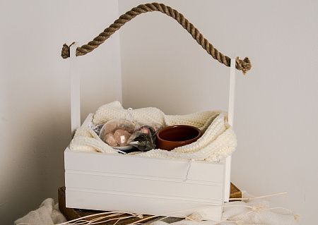 Подарочный набор «Снежная сказка»: увлажнитель, кружка, шарф, чай, лента, ящик