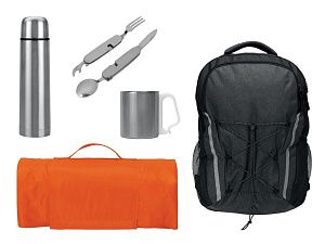 Набор туриста с термосом, кружкой, столовыми приборами и пледом