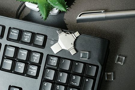 Флешка XENON 4в1 Серебристая 4444.06.64ГБ3.0