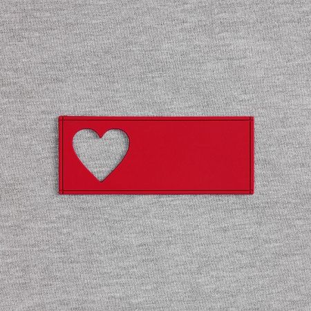 Лейбл из ПВХ с вырубкой «Сердце», красный