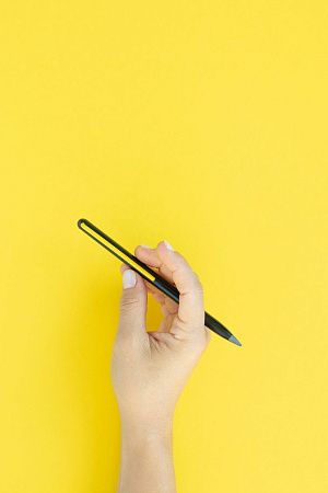 Карандаш GrafeeX с желтым клипом в чехле