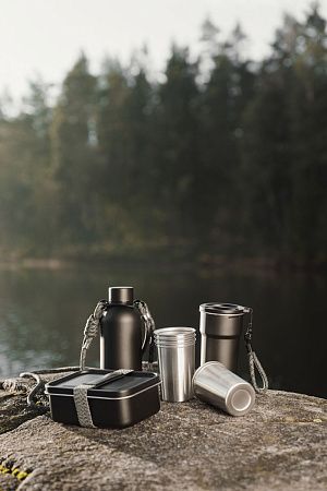 Термокружка VINGA Parks в комплекте с 4 кружками из нержавеющей стали