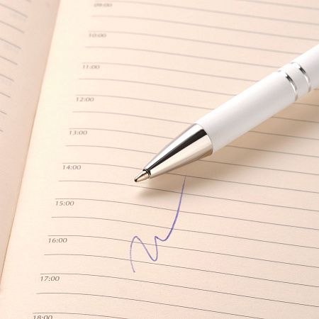 Шариковая ручка Альфа (Alpha), белая