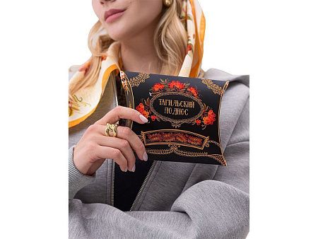 Платок «Тагильский поднос»